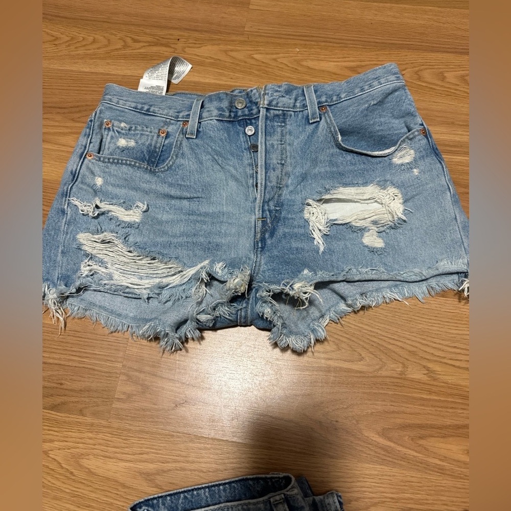 Levi 501 size 31 shorts